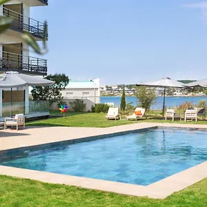 https://golden-tulip-martigues-provence.fr-provencehotel.com
